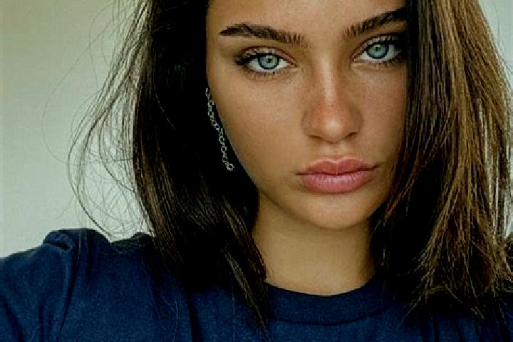 Abigail, 27, a brunette blue-eyed mediterranean companion based in Taujica. Offering Duos, OWO, 69. Available for incall and outcall, day and evening dates.