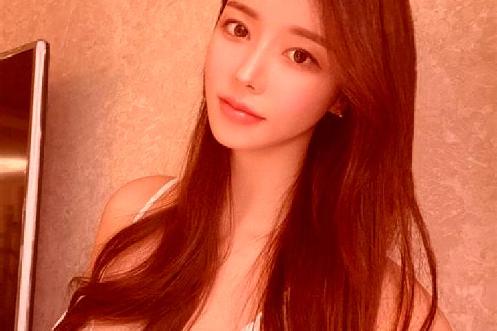 Abigail, 27 — Escort in Diancun, China