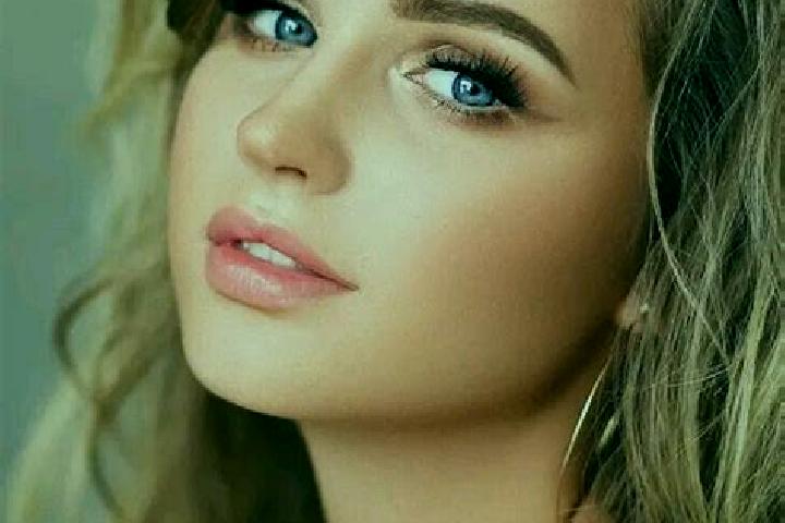 Abigail, 28, a dark blonde blue-eyed mediterranean companion based in Orio al Serio. Offering Prostate Massage, Fetish, Duos, Dinner Date. Available for inca...