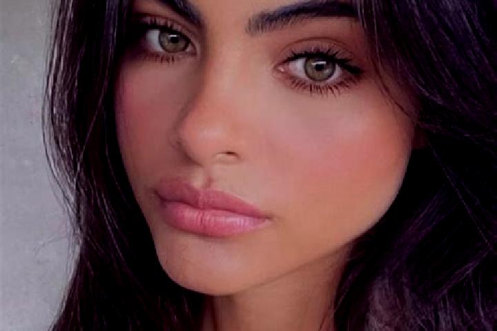 Abigail, 30, a red grey-eyed indian companion based in Komatou. Offering Erotic Massage, Girlfriend Experience, Domination, GFE. Available for incall and out...