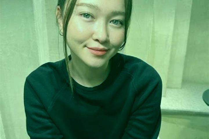 Abigail, 31, a chestnut blue-eyed asian companion based in Nans-les-Pins. Offering GFE, BDSM, CIM, Massage. Available for incall and outcall, overnight booki...