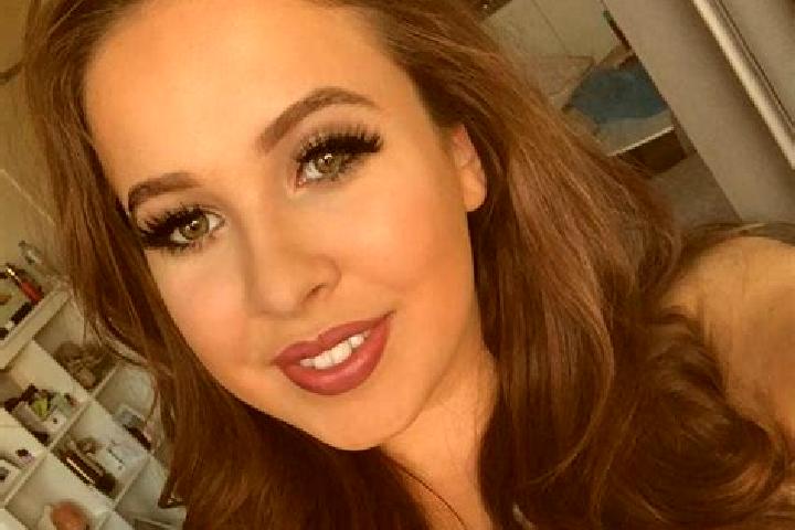 Abigail, 32, a brunette brown-eyed mixed companion based in Chandigarh. Offering Deep French Kissing, Striptease, Erotic Massage. Available for incall and ou...