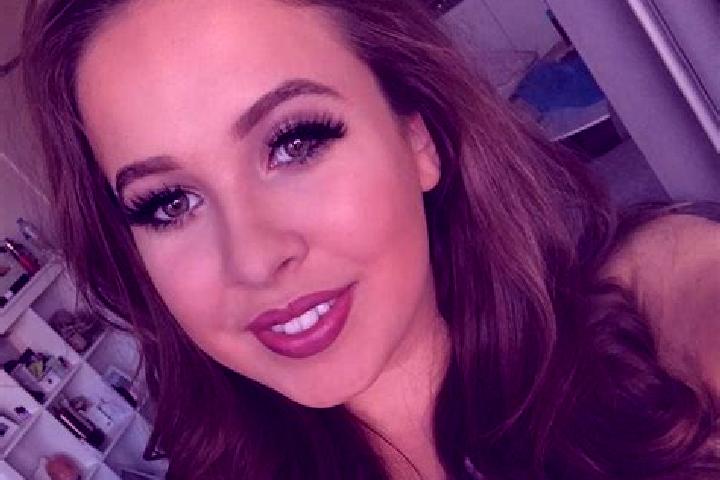 Abigail, 32, a dark blonde dark-eyed european companion based in Bishops Waltham. Offering Couples, Erotic Massage, Massage, Girlfriend Experience. Available...
