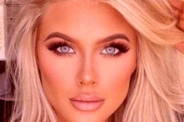 Abigail, 32, a platinum blonde brown-eyed middle eastern companion based in Markowa. Offering Striptease, Domination, BDSM, A-Level, Erotic Massage. Availabl...