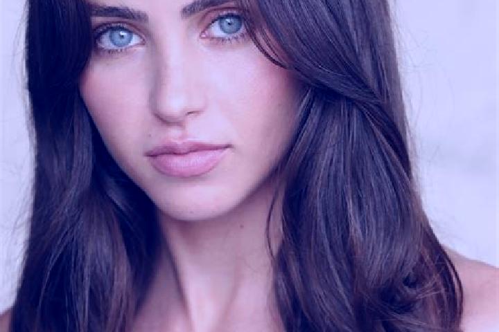 Abigail, 33, a brunette grey-eyed mediterranean companion based in Bedeciu. Offering CIM, Couples, Duos. Available for incall and outcall, day and evening da...