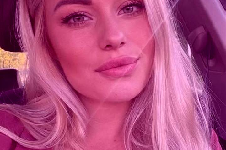 Abigail, 34, a blonde hazel-eyed middle eastern companion based in Durande. Offering Couples, Overnight, OWO. Available for incall and outcall, day and eveni...