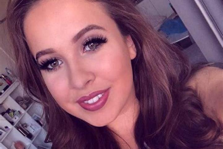 Abigail, 34, a red dark-eyed mediterranean companion based in Hostavice. Offering Fetish, Girlfriend Experience, Dinner Date. Available for incall and outcal...