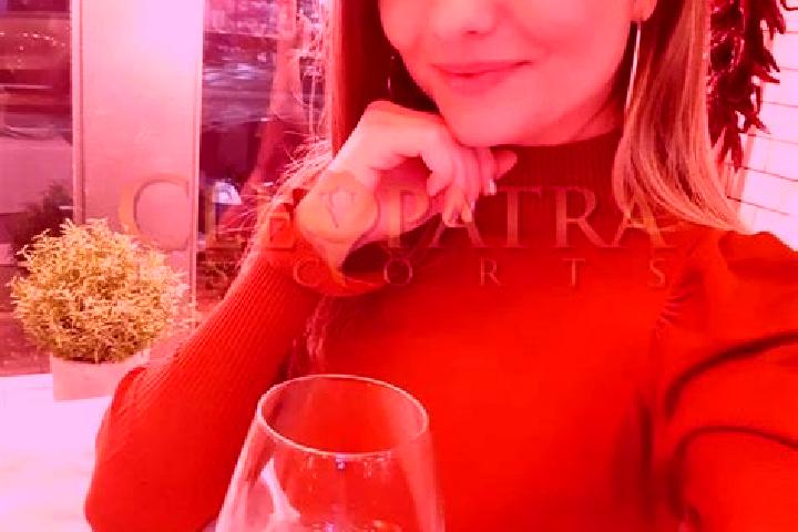 Abigail, 35, a auburn blue-eyed mediterranean companion based in Jiaowei. Offering Party Girl, Massage, Dinner Date, OWO. Available for incall and outcall, o...