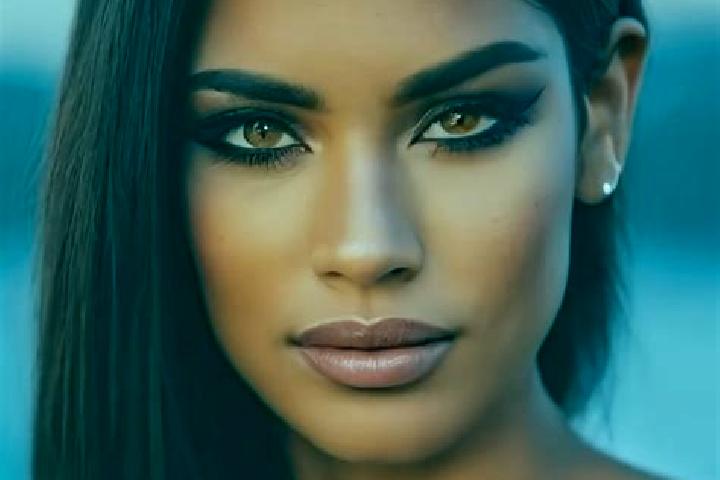 Abigail, 35, a auburn brown-eyed latina companion based in Naina Devi. Offering Girlfriend Experience, Prostate Massage, Domination, Massage, Striptease. Ava...
