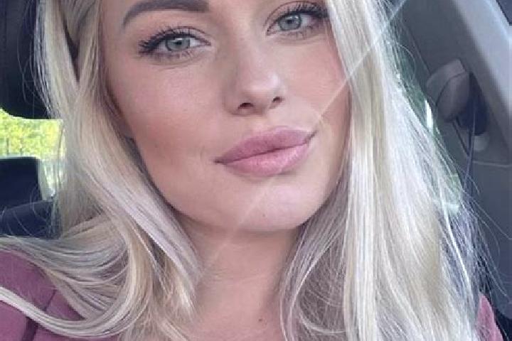 Abigail, 35, a blonde hazel-eyed ebony companion based in Dobra. Offering Deep French Kissing, Tantra, Fetish. Available for incall and outcall, day and even...