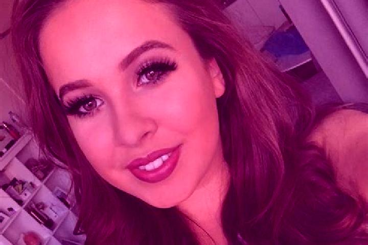 Abigail, 35, a red hazel-eyed european companion based in Rubielos de la Cerida. Offering Duos, Dinner Date, Erotic Massage, A-Level, 69. Available for incal...