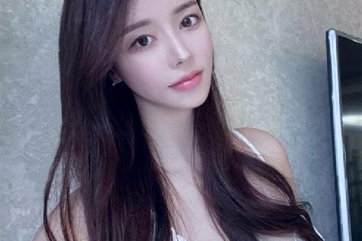 Abigail, 37 — Escort in Chongmin, China
