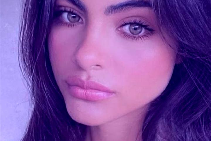 Abigail, 38, a black green-eyed indian companion based in Blaton. Offering OWO, Massage, Deep French Kissing. Available for incall and outcall, day and eveni...