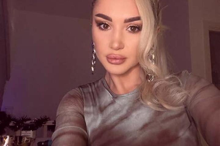 Abigail, 38, a blonde brown-eyed middle eastern companion based in Northfield. Offering GFE, Fetish, Travel Companion, A-Level. Available for incall and outc...