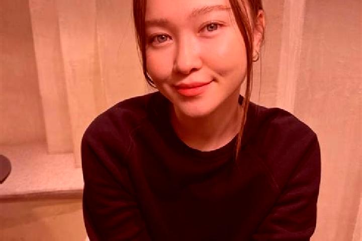 Abigail, 38, a red blue-eyed asian companion based in Sechtem. Offering Fetish, Domination, Couples, Dinner Date. Available for incall and outcall, overnight...
