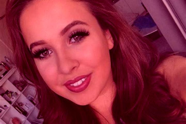 Abigail, 38, a red grey-eyed middle eastern companion based in Almelo. Offering Tantra, Striptease, A-Level, Erotic Massage. Available for incall and outcall...