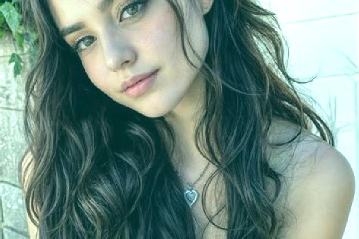 Abigail, 39, a auburn amber-eyed caribbean companion based in Sabalgarh. Offering Party Girl, A-Level. Available for incall and outcall, day and evening dates.