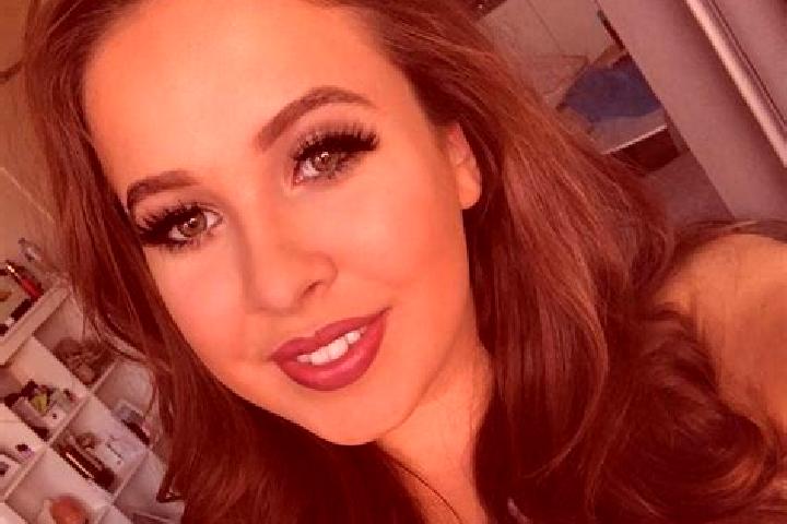 Abigail, 39, a red brown-eyed mixed companion based in Ried im Traunkreis. Offering Erotic Massage, Fetish, Couples, Girlfriend Experience. Available for inc...