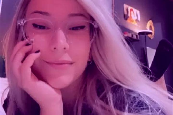 Addison, 20, a blonde amber-eyed caucasian companion based in Inveraray. Offering 69, BDSM, Striptease, Tantra, Dinner Date. Available for incall and outcall...