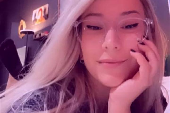 Addison, 20, a blonde amber-eyed mixed companion based in Mount Lehman. Offering Dinner Date, Deep French Kissing, Fetish. Available for incall and outcall, ...