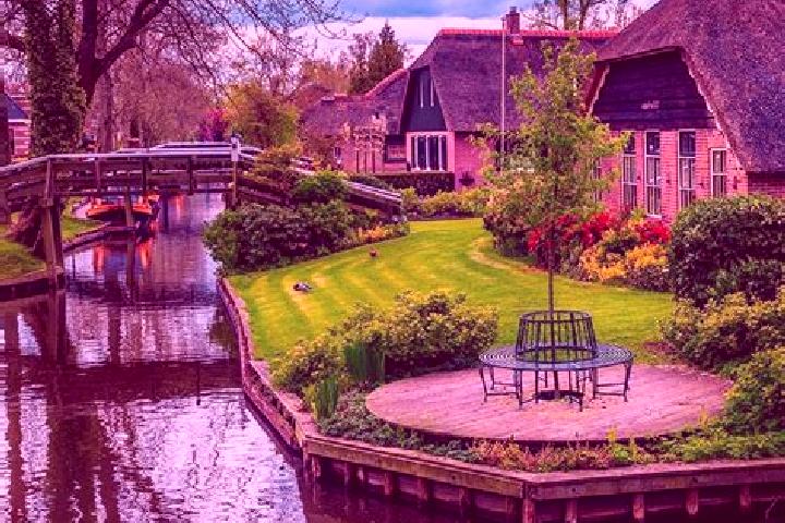 Addison, 20 — Escort in Belt-Schutsloot, Netherlands