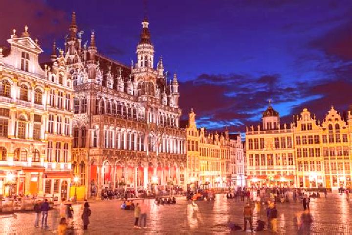 Addison, 20 — Escort in Farciennes, Belgium
