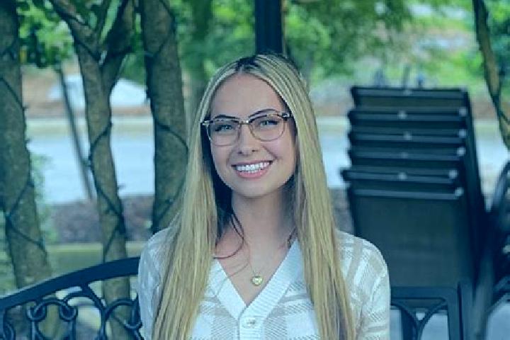 Addison, 20 — Escort in Moyock, United States