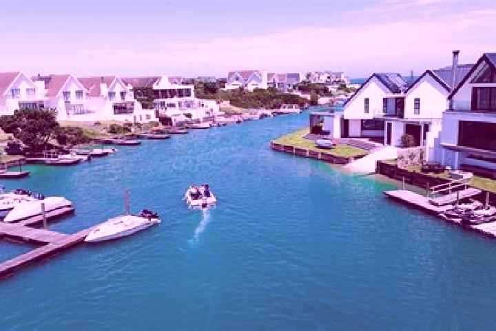 Addison, 20 — Escort in St Francis Bay, South Africa