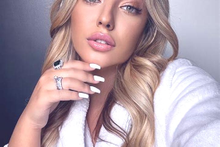 Addison, 21, a blonde amber-eyed latina companion based in Karmana Shahri. Offering Fetish, 69, Massage. Available for incall and outcall, day and evening da...