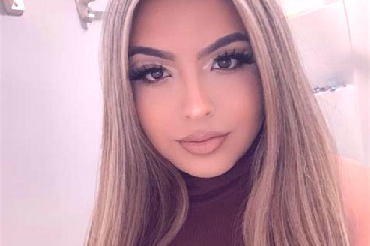 Addison, 21, a blonde brown-eyed latina companion based in Canaris. Offering Domination, Striptease, Erotic Massage, Dinner Date, Girlfriend Experience. Avai...