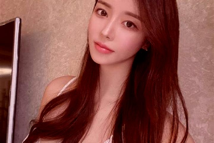 Addison, 21 — Escort in Beiguoyuan, China