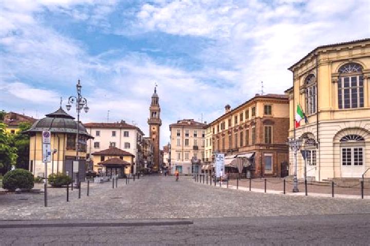 Addison, 21 — Escort in Casale Monferrato, Italy