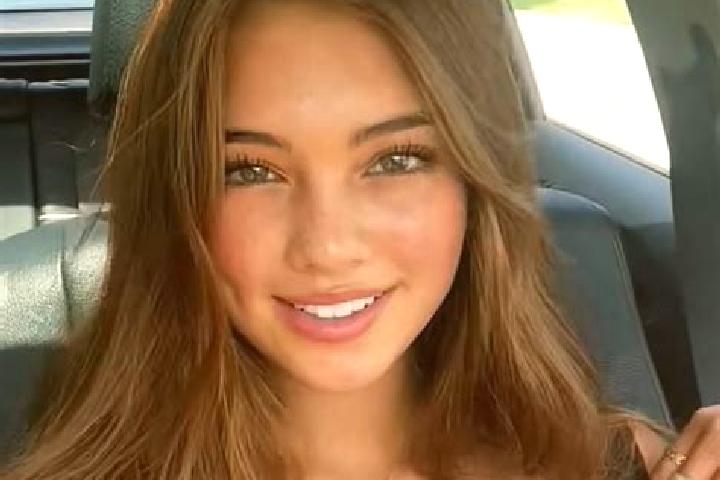 Addison, 22, a brunette grey-eyed latina companion based in Kleve (Steinburg). Offering Roleplay, Duos, Tantra. Available for incall and outcall, day and eve...