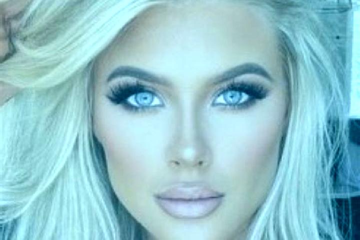 Addison, 22, a platinum blonde amber-eyed indian companion based in Boldog. Offering Striptease, Roleplay, Couples, Deep French Kissing. Available for incall...