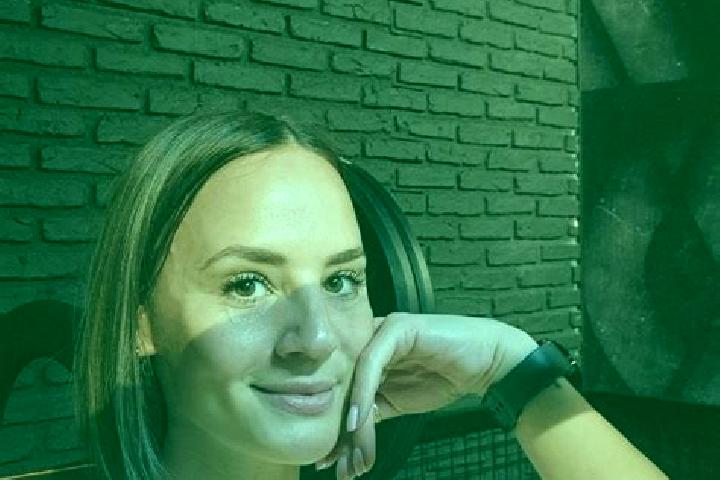 Addison, 22 — Escort in Bacilly, France
