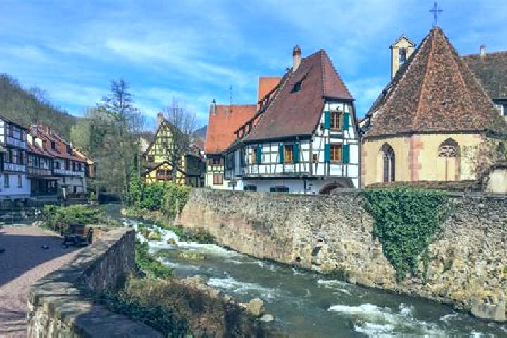 Addison, 22 — Escort in Heiligenberg, France