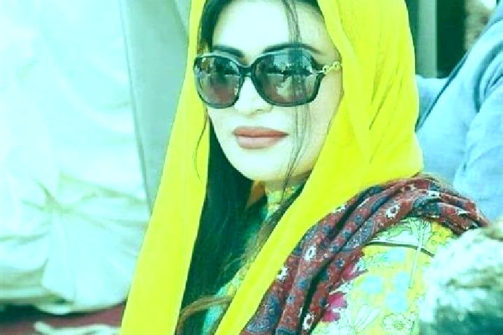 Addison, 22 — Escort in Mirpur Sakro, Pakistan