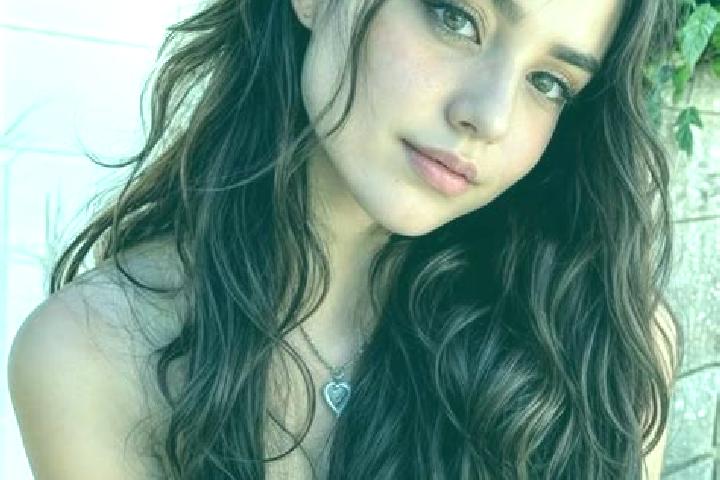Addison, 23, a auburn amber-eyed indian companion based in Merchweiler. Offering Girlfriend Experience, 69, GFE. Available for incall and outcall, day and ev...