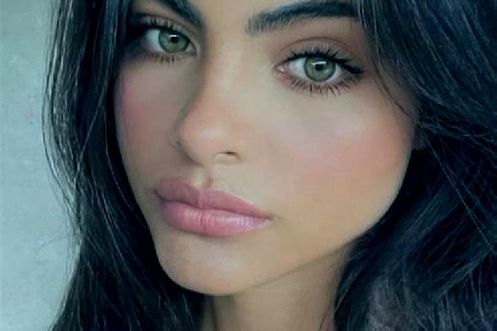 Addison, 23, a brunette amber-eyed indian companion based in North Branch. Offering Tantra, CIM, Erotic Massage, Prostate Massage. Available for incall and o...