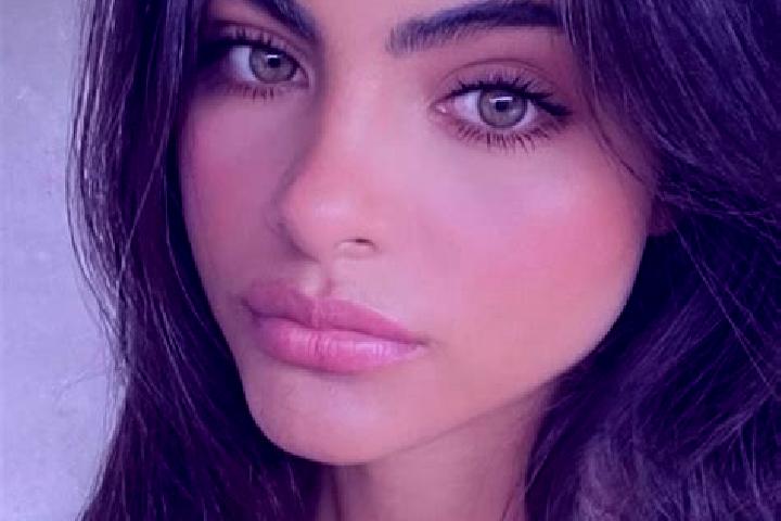 Addison, 23, a brunette brown-eyed middle eastern companion based in West Stockwith. Offering GFE, Massage, Dinner Date, Duos. Available for incall and outca...