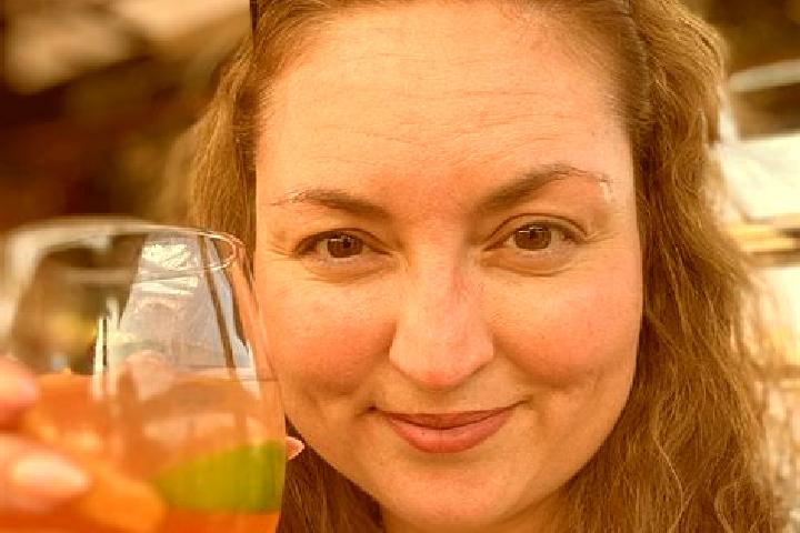 Addison, 23, a chestnut hazel-eyed mediterranean companion based in Septemes-les-Vallons. Offering Prostate Massage, 69, BDSM. Available for incall and outca...