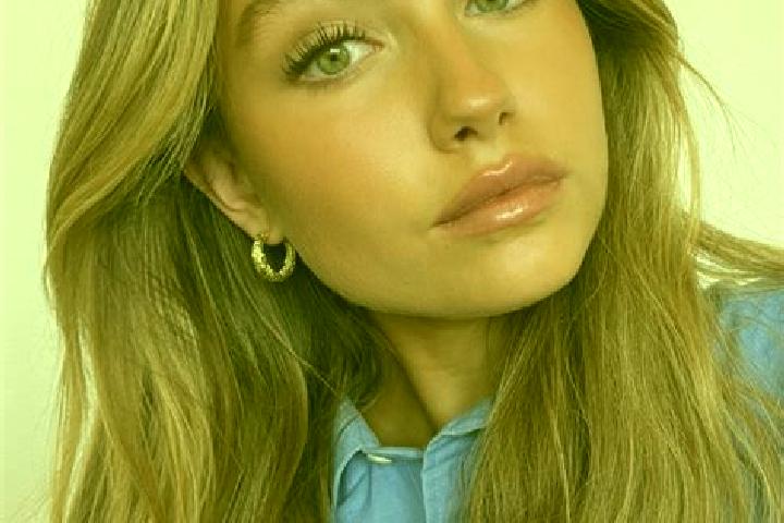 Addison, 23, a dark blonde green-eyed caribbean companion based in Duuban. Offering Fetish, Dinner Date, Travel Companion, Massage, Couples. Available for in...