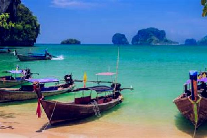 Addison, 23 — Escort in Ban Kamala, Thailand