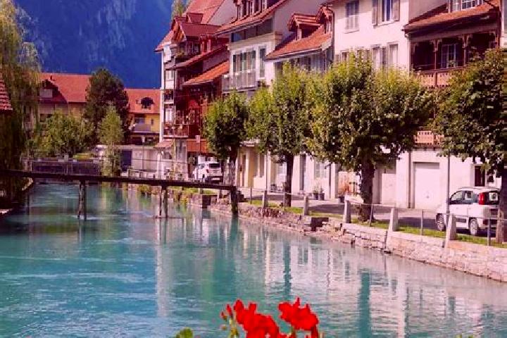 Addison, 23 — Escort in Munchenbuchsee, Switzerland