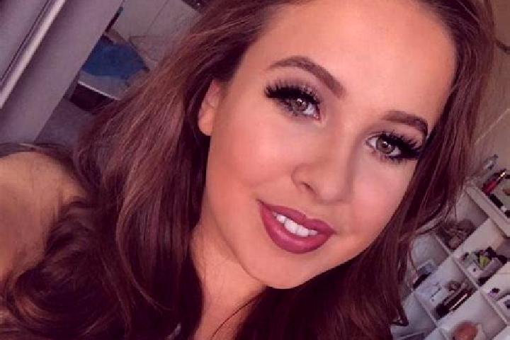 Addison, 24, a chestnut amber-eyed caucasian companion based in Moeciu de Jos. Offering Dinner Date, Duos, Erotic Massage. Available for incall and outcall, ...