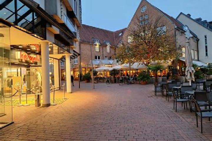 Addison, 24 — Escort in Ferschweiler, Germany