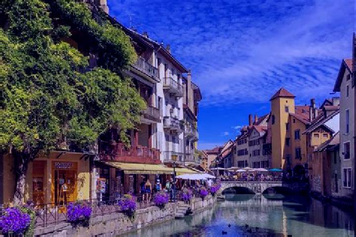 Addison, 24 — Escort in Geyssans, France