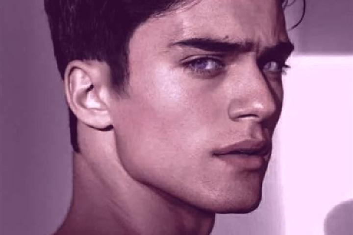 Addison, 25, a black grey-eyed slavic companion based in Livezi-Vale. Offering 69, Tantra. Available for incall and outcall, overnight bookings available.
