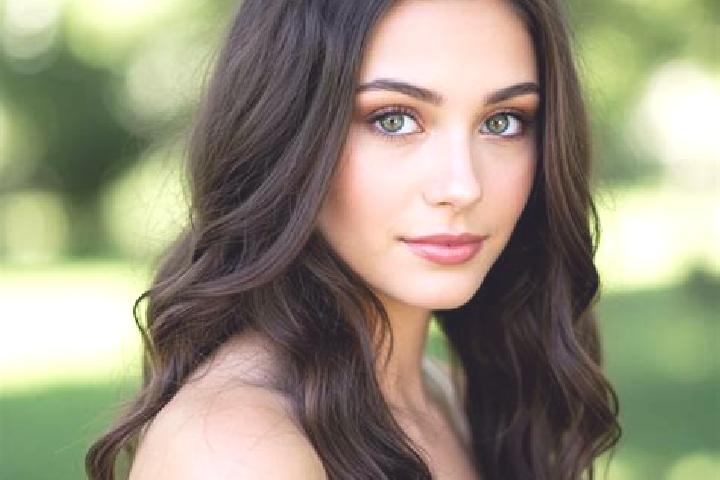 Addison, 25, a brunette hazel-eyed middle eastern companion based in Canelas. Offering Massage, Travel Companion, Party Girl. Available for incall and outcal...