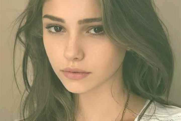 Addison, 25, a chestnut hazel-eyed slavic companion based in Lunik. Offering GFE, Travel Companion, OWO, Fetish, CIM. Available for incall and outcall, overn...